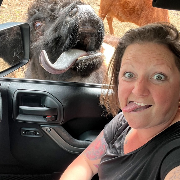 Meet your Posher, Erika - Picture 2 of 2